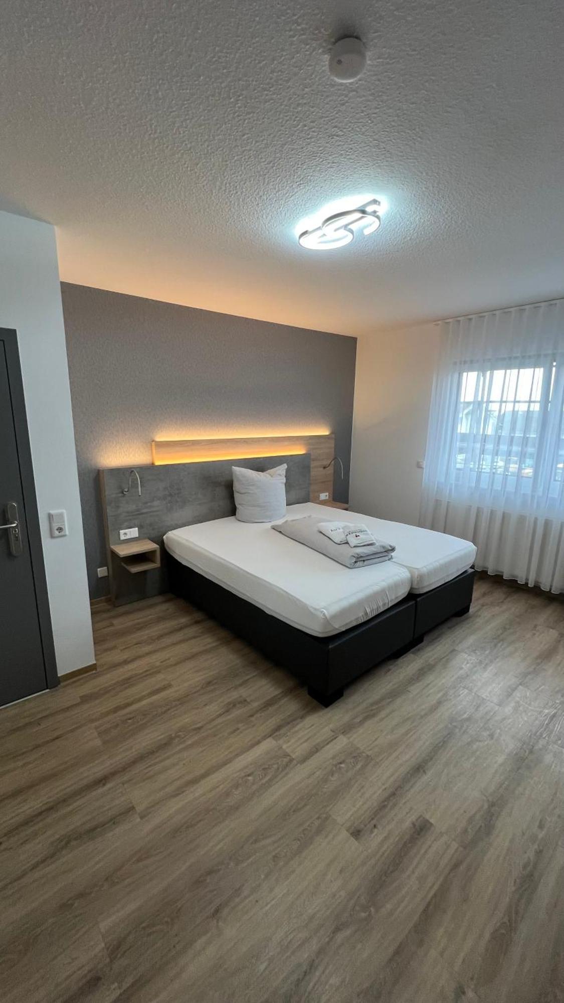 Hotel & Restaurant Am Kirschberg Alten Buseck ภายนอก รูปภาพ