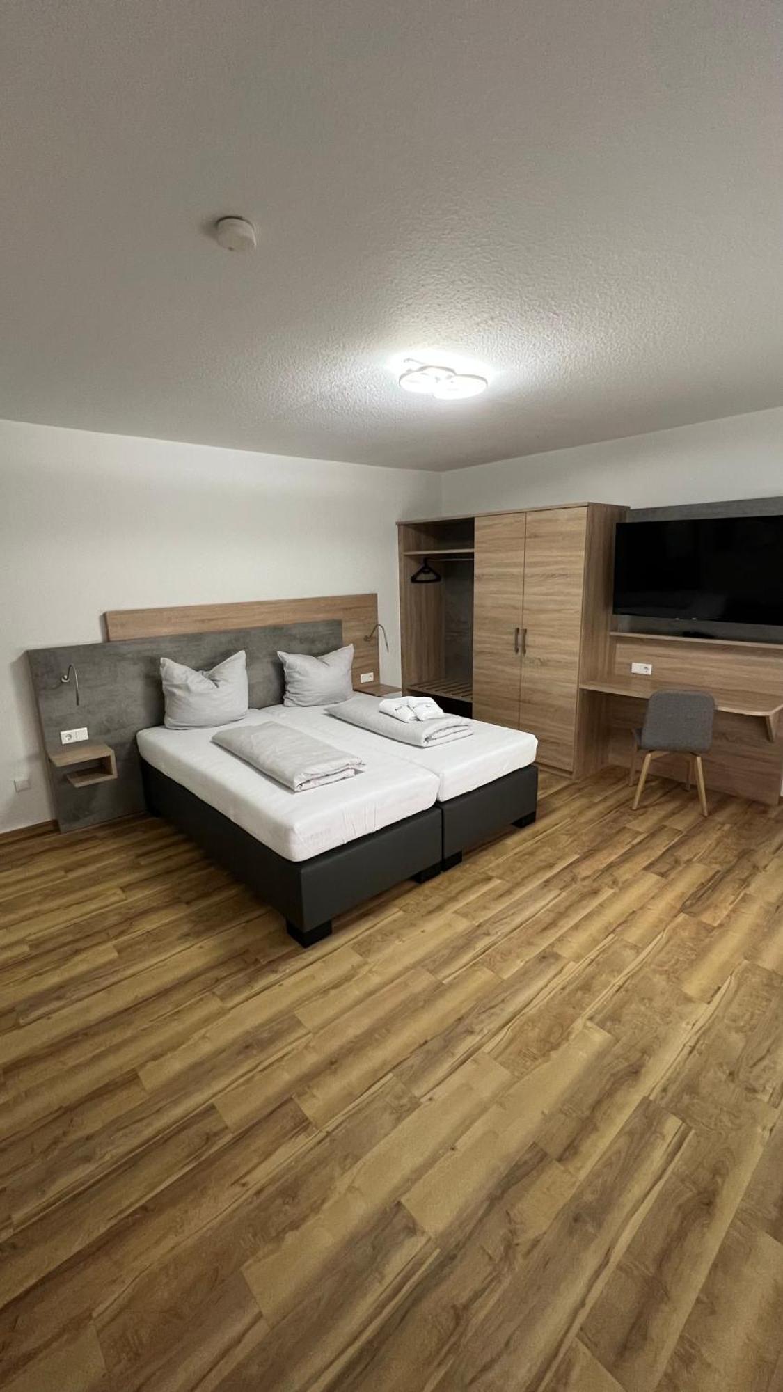 Hotel & Restaurant Am Kirschberg Alten Buseck ภายนอก รูปภาพ