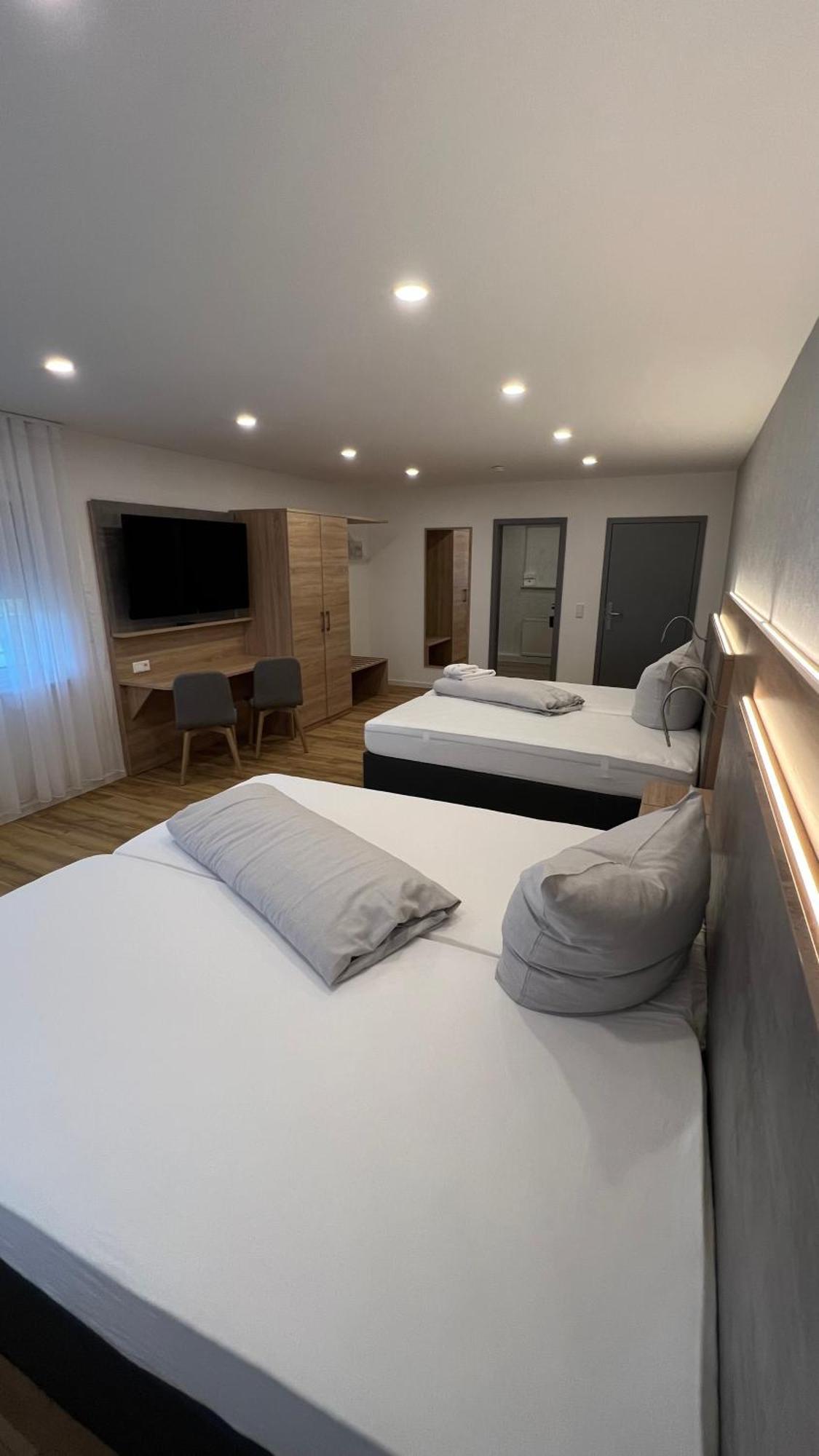 Hotel & Restaurant Am Kirschberg Alten Buseck ภายนอก รูปภาพ