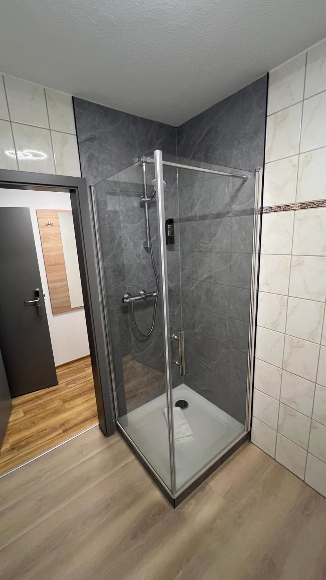 Hotel & Restaurant Am Kirschberg Alten Buseck ภายนอก รูปภาพ