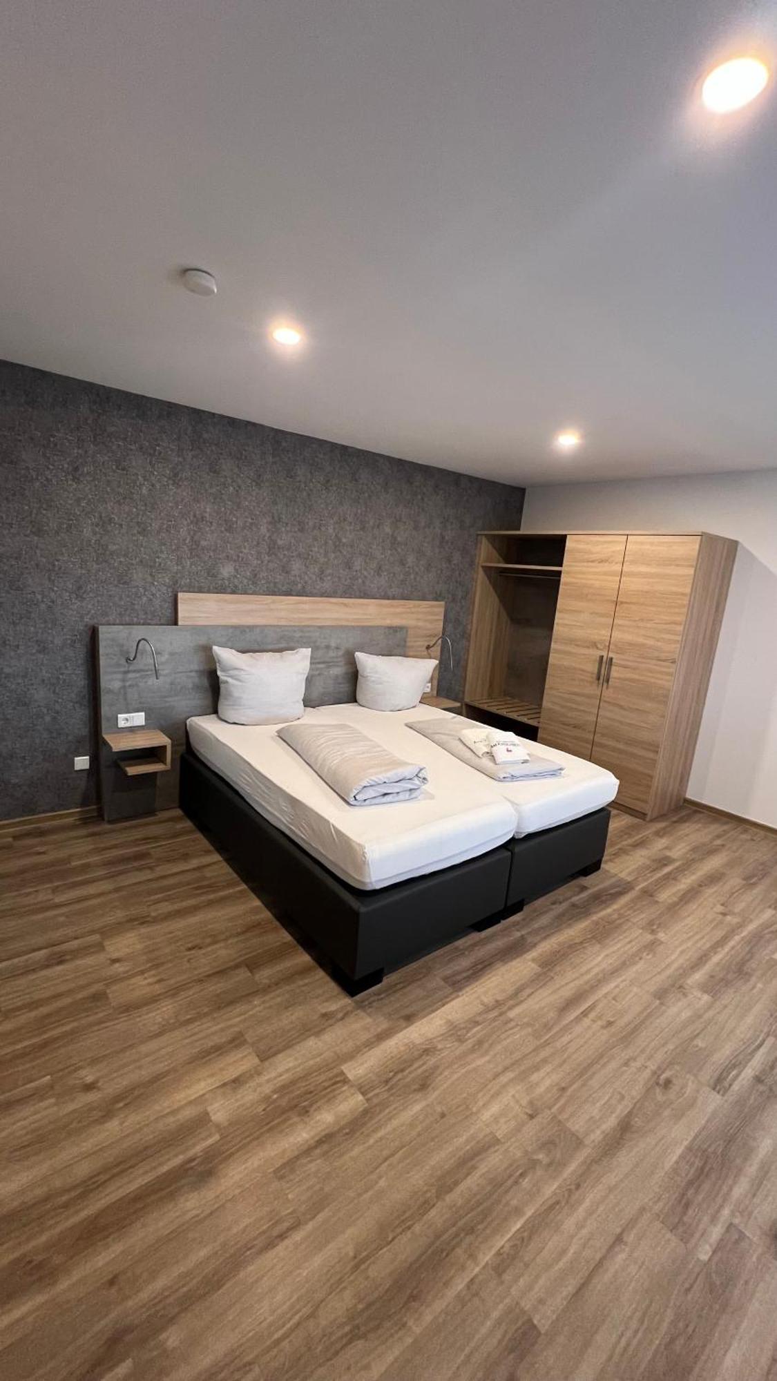Hotel & Restaurant Am Kirschberg Alten Buseck ภายนอก รูปภาพ