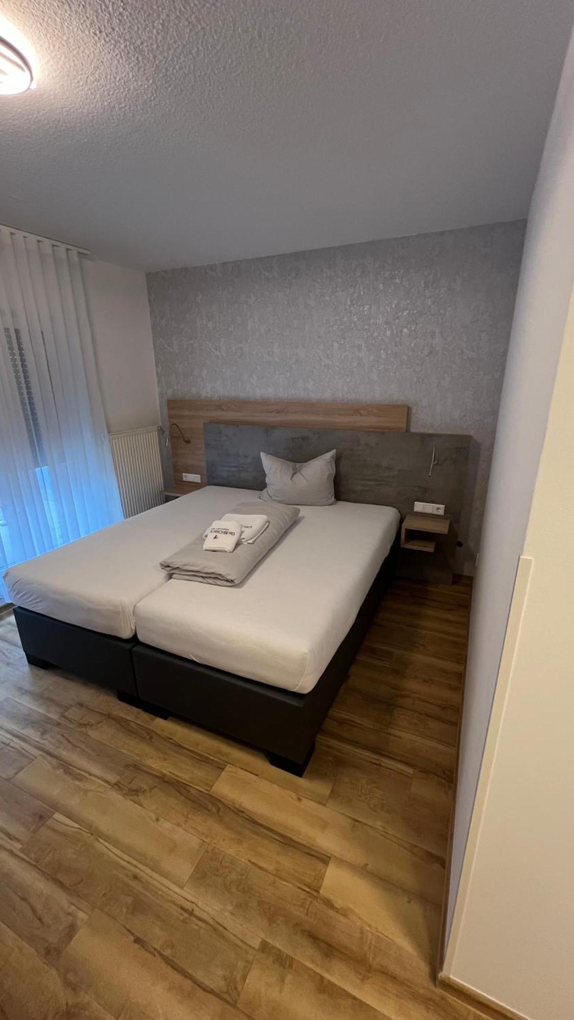Hotel & Restaurant Am Kirschberg Alten Buseck ภายนอก รูปภาพ