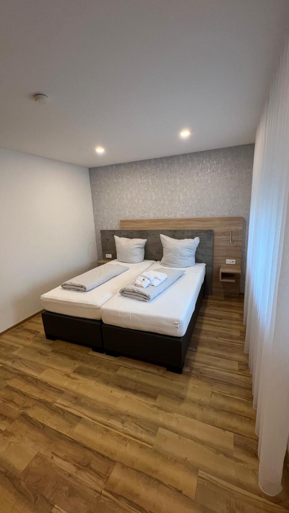Hotel & Restaurant Am Kirschberg Alten Buseck ภายนอก รูปภาพ