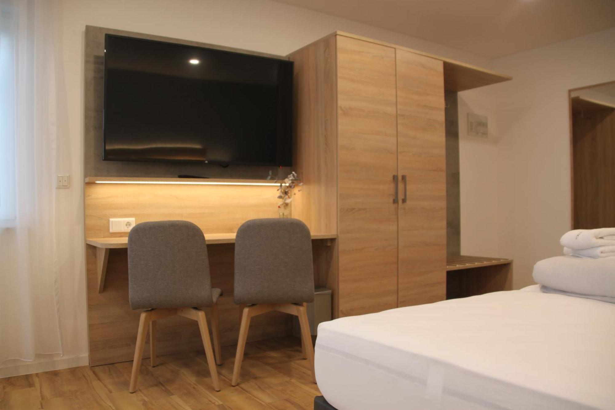 Hotel & Restaurant Am Kirschberg Alten Buseck ภายนอก รูปภาพ
