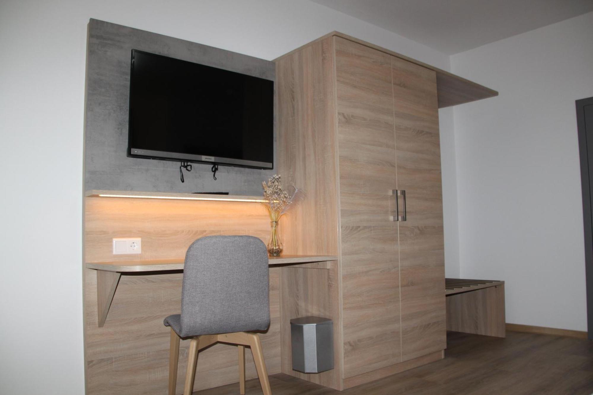 Hotel & Restaurant Am Kirschberg Alten Buseck ภายนอก รูปภาพ