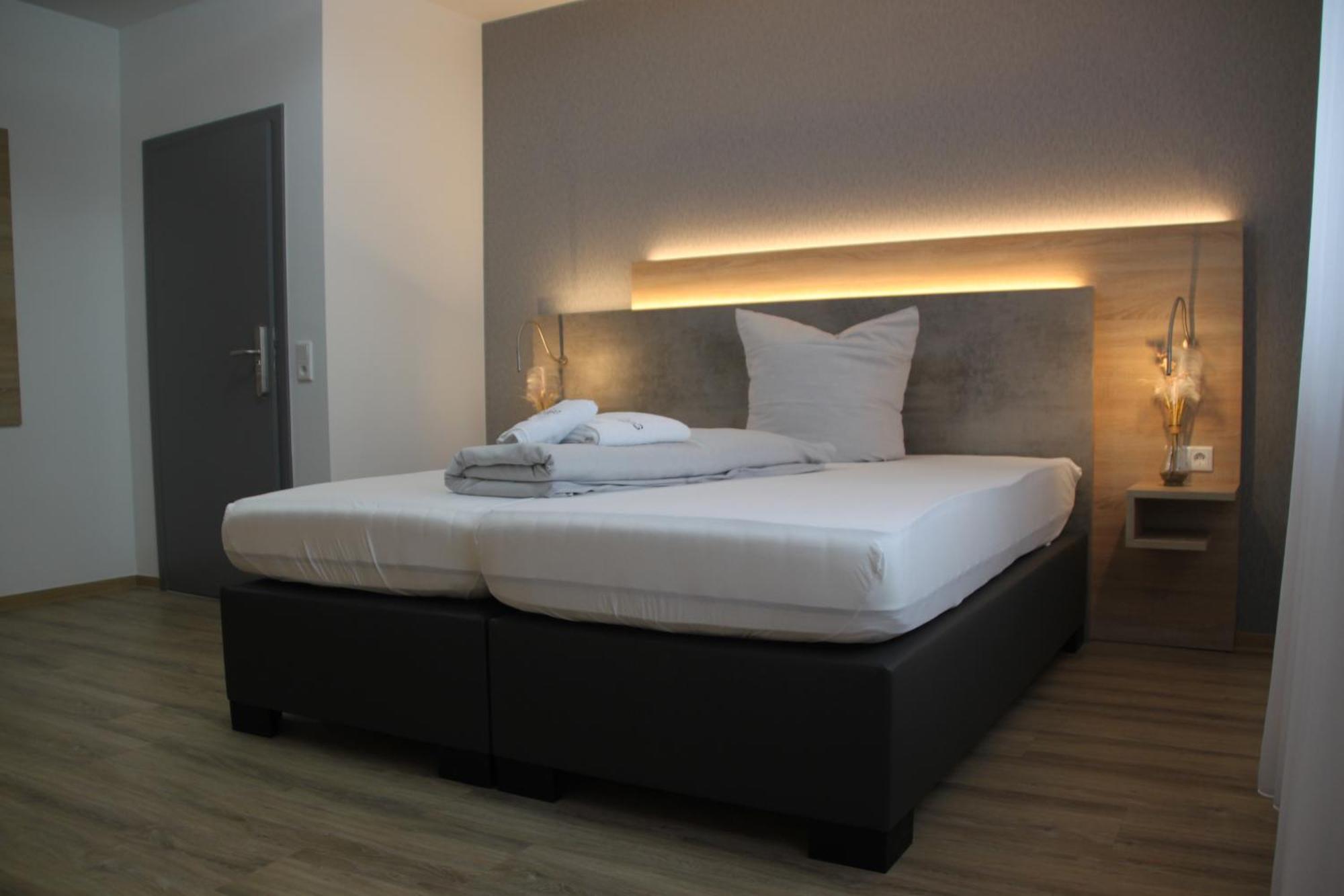 Hotel & Restaurant Am Kirschberg Alten Buseck ภายนอก รูปภาพ