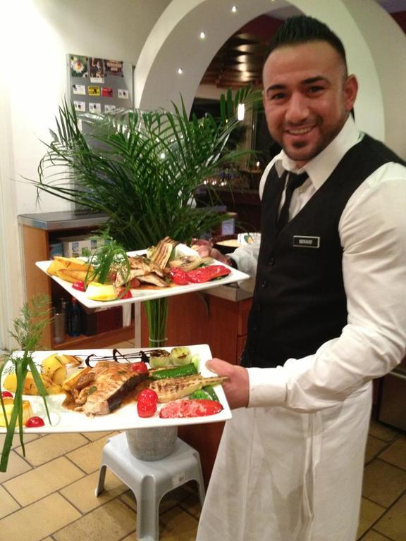 Hotel & Restaurant Am Kirschberg Alten Buseck ภายนอก รูปภาพ