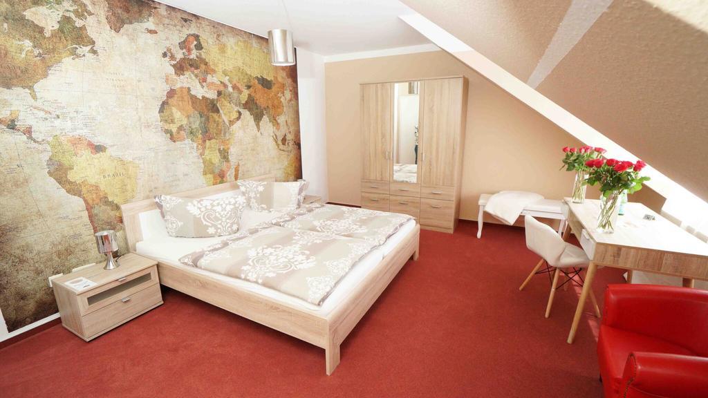 Hotel & Restaurant Am Kirschberg Alten Buseck ภายนอก รูปภาพ