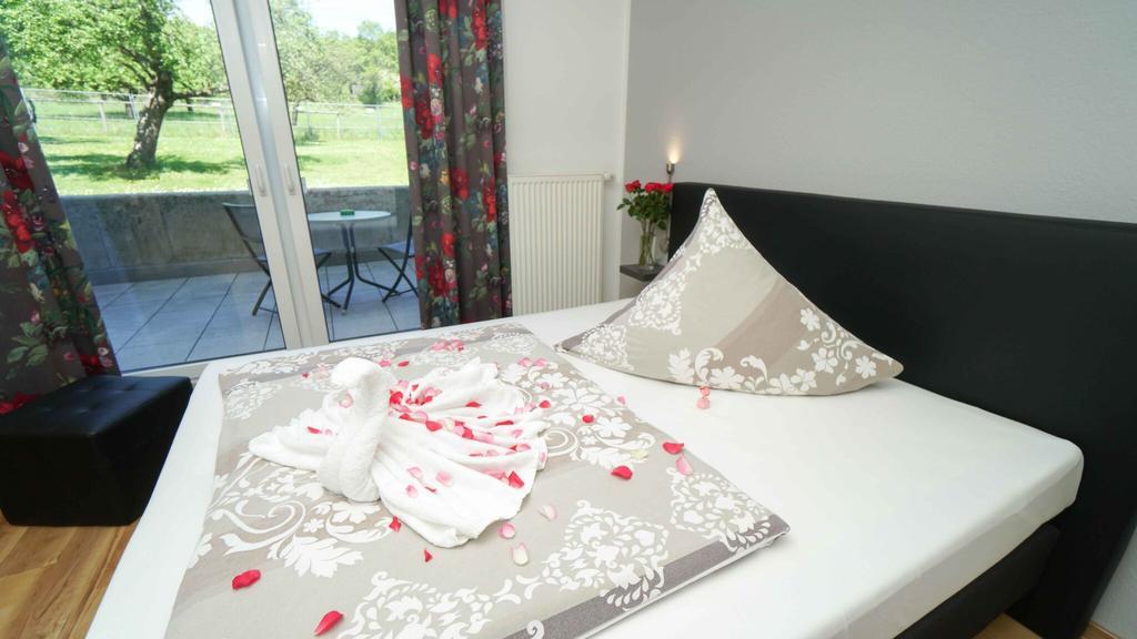 Hotel & Restaurant Am Kirschberg Alten Buseck ภายนอก รูปภาพ